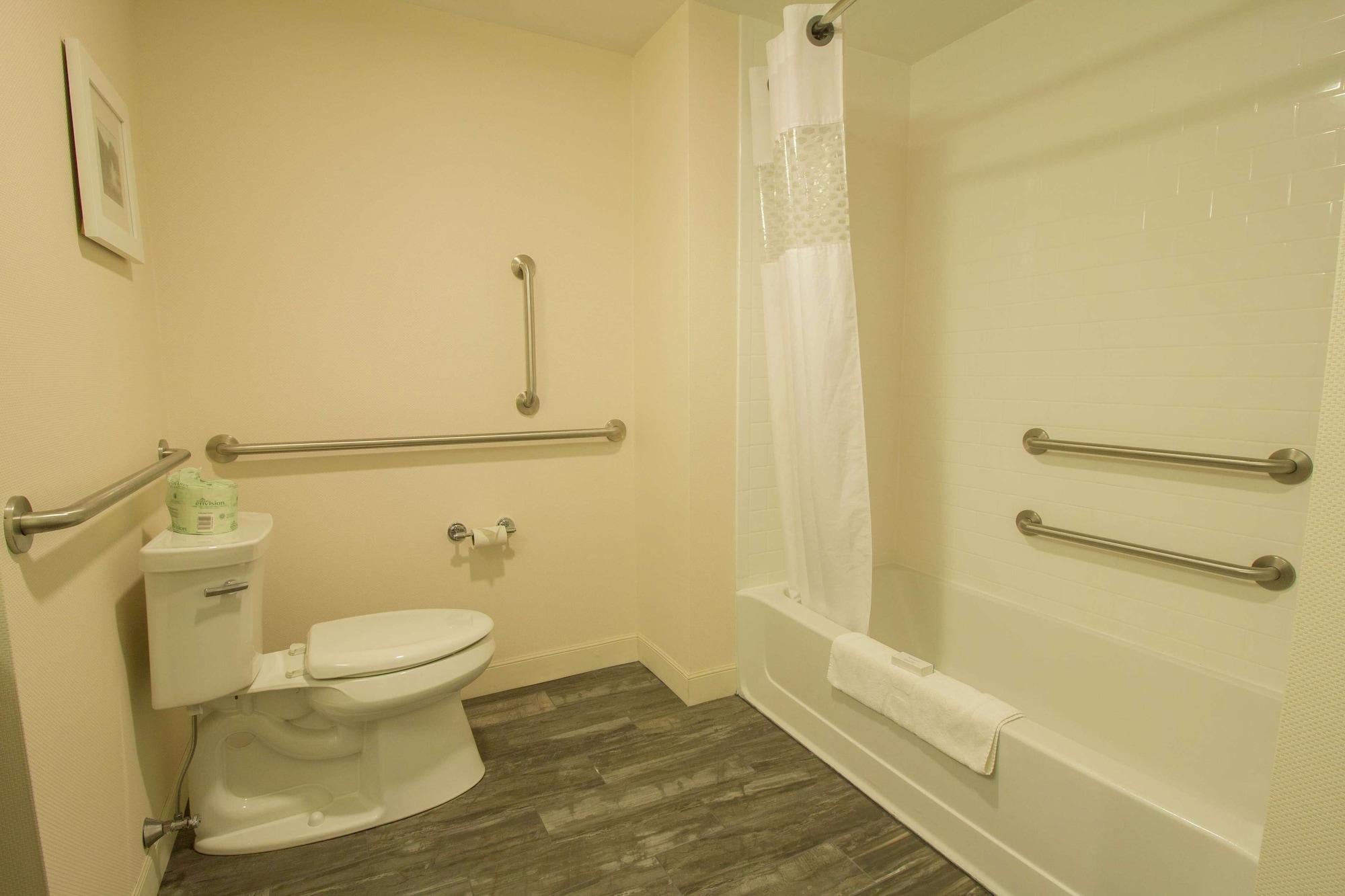 Hampton Inn & Suites Cazenovia, Ny Bagian luar foto