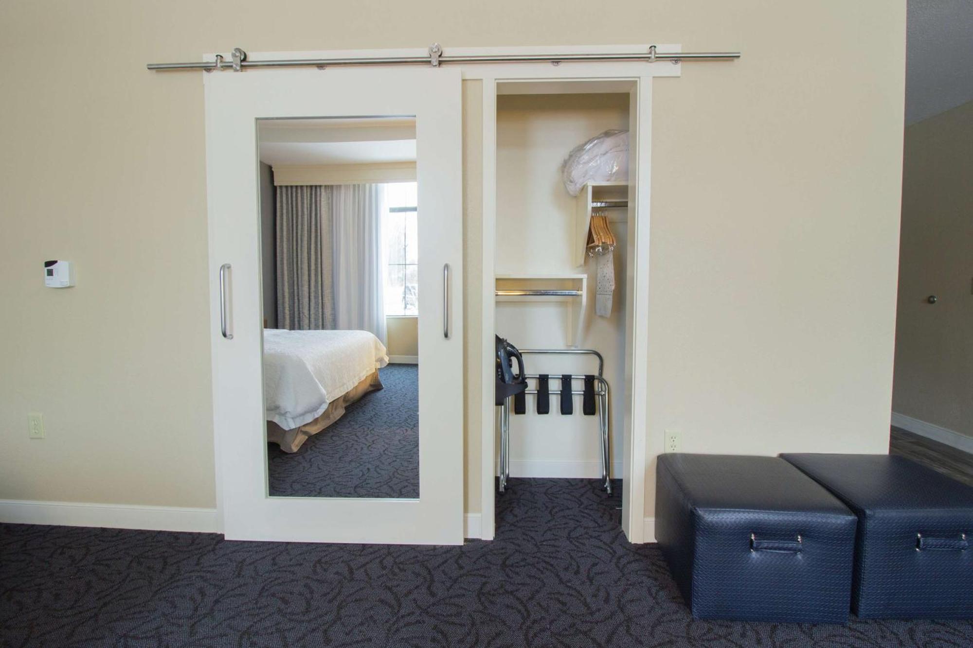 Hampton Inn & Suites Cazenovia, Ny Bagian luar foto