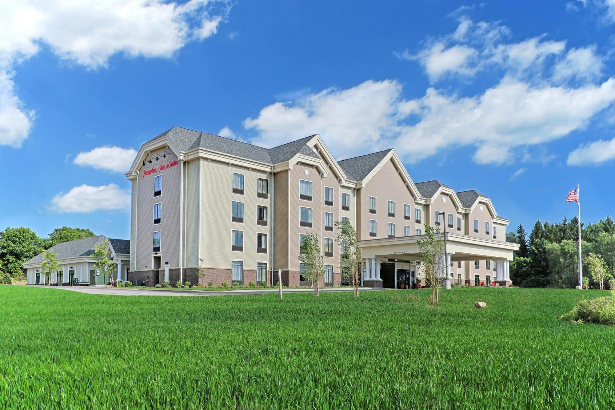 Hampton Inn & Suites Cazenovia, Ny Bagian luar foto