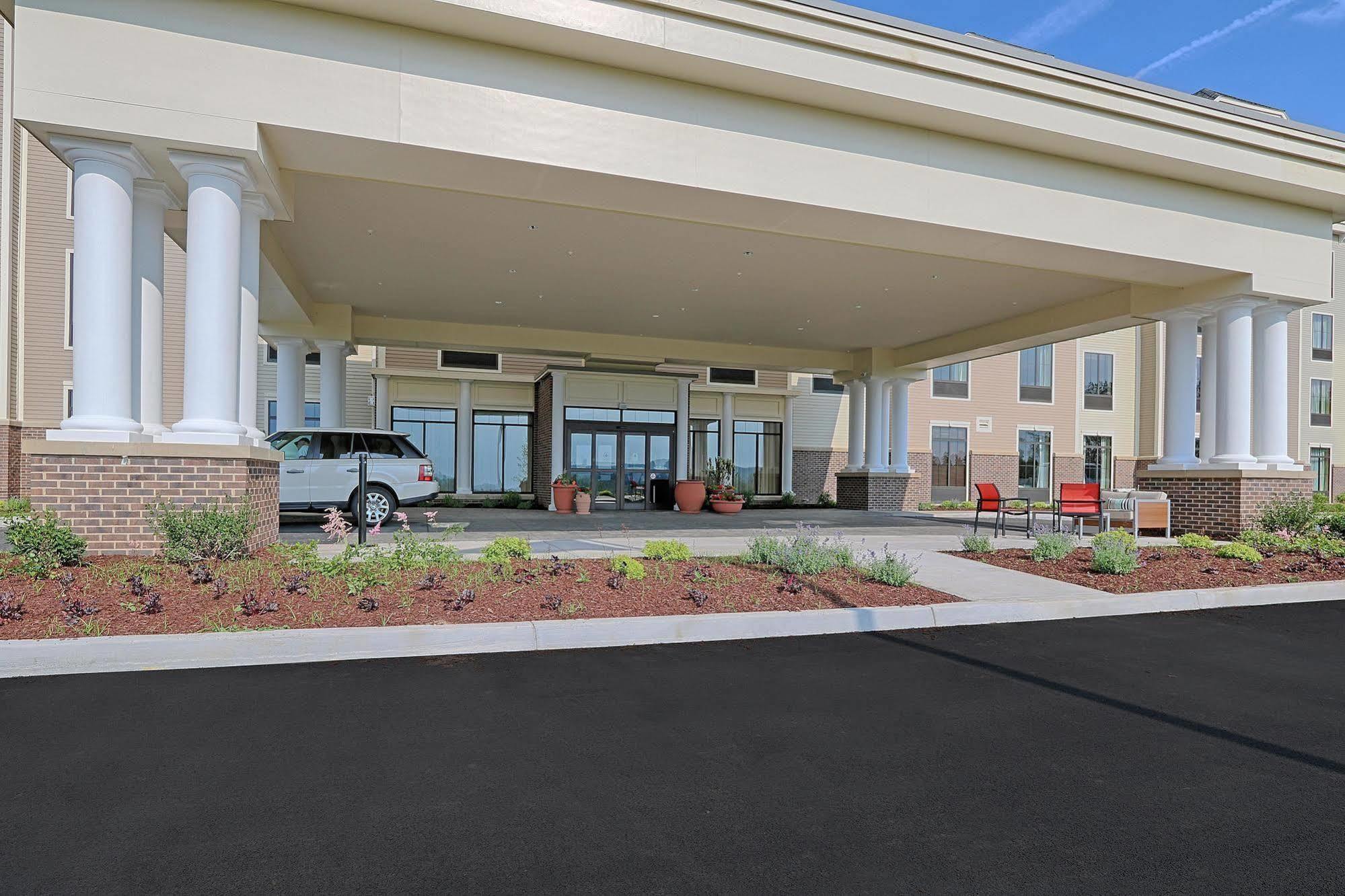 Hampton Inn & Suites Cazenovia, Ny Bagian luar foto
