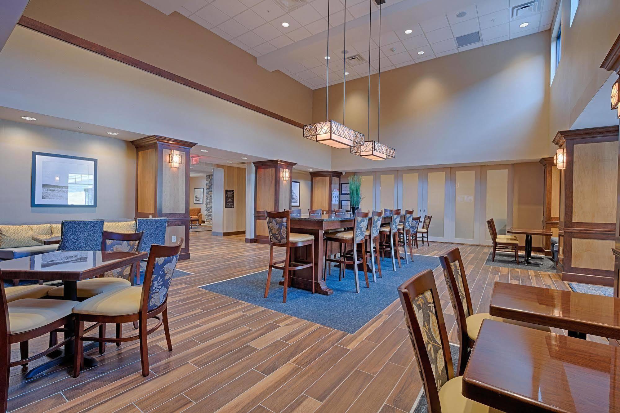 Hampton Inn & Suites Cazenovia, Ny Bagian luar foto