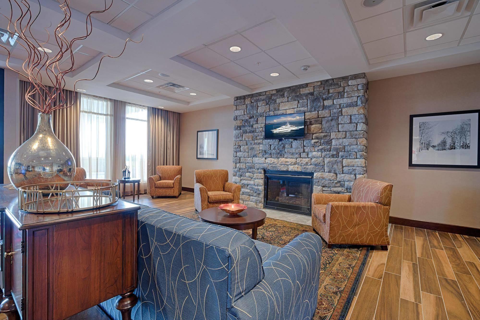 Hampton Inn & Suites Cazenovia, Ny Bagian luar foto