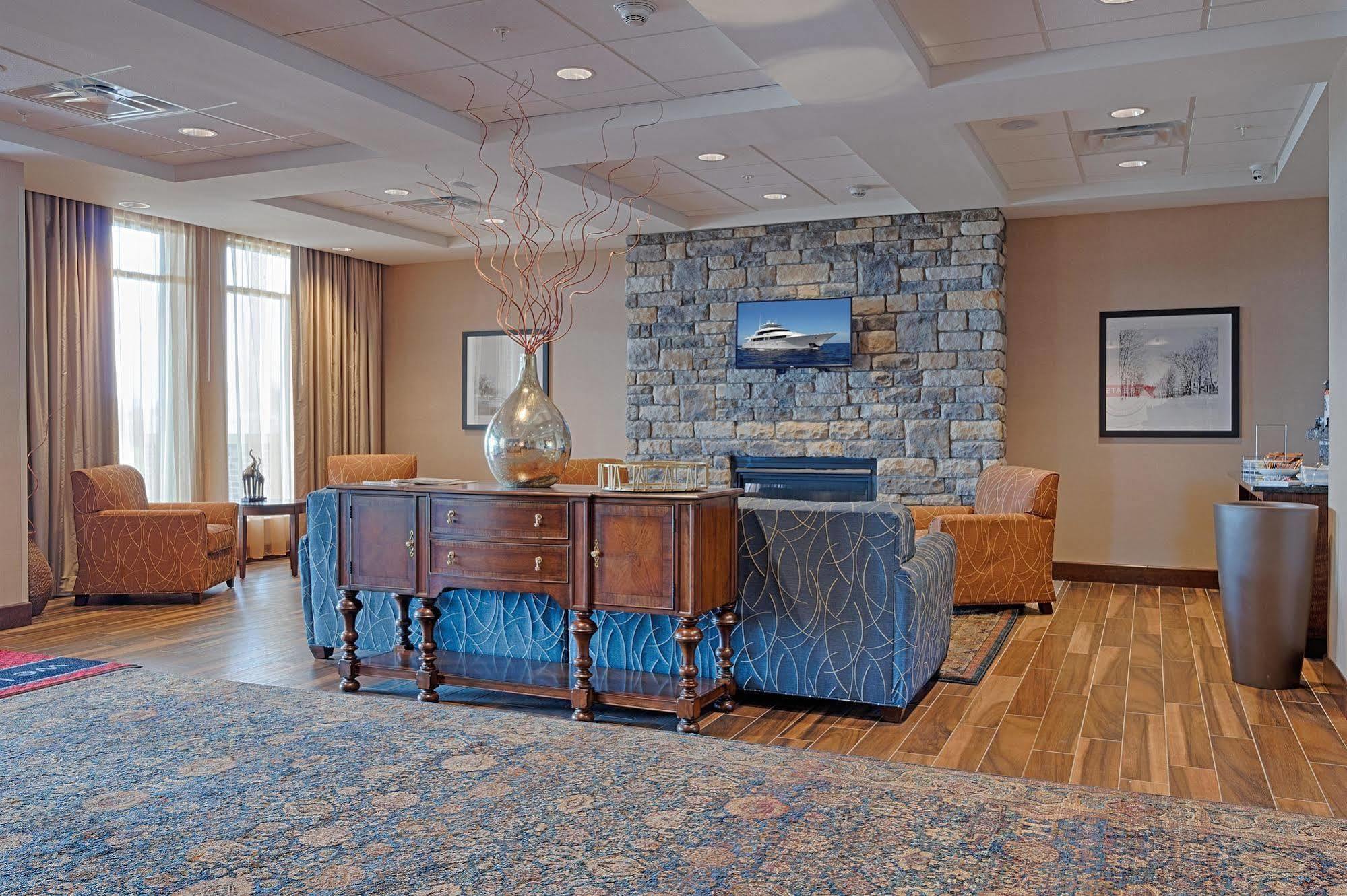 Hampton Inn & Suites Cazenovia, Ny Bagian luar foto